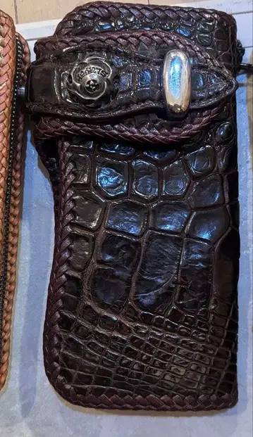 크로커다일 핸드 지갑 손 부분 레어 부위