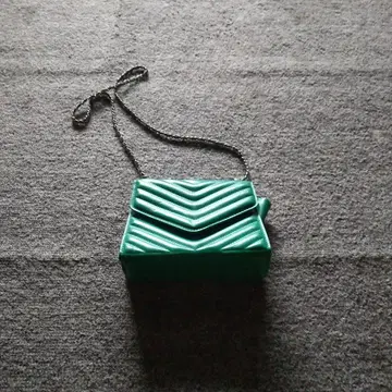 그린 퀼팅 숄더백