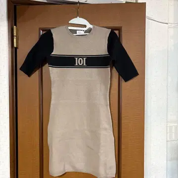 Darich 베이지 니트 반팔 원피스