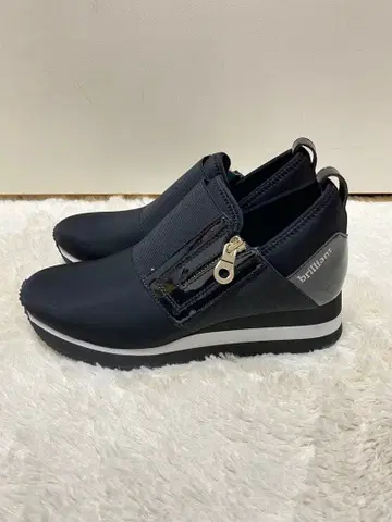 brilliant 지퍼 달린 블랙 스니커즈