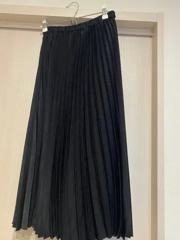 새상품급 UNTITLED 플리츠 롱 스커트