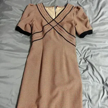 릴리 브라운 체크 무늬 크로스 디자인 반팔 롱 원피스