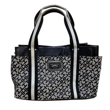 TOMMY HILFIGER 기하학 패턴 토트백 연내 철수