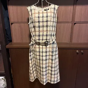 DAKS 체크 무늬 슬리브리스 원피스 42