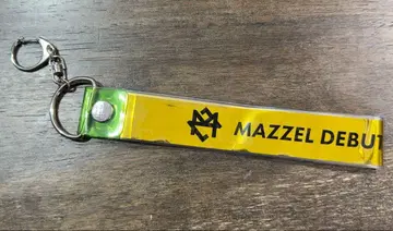 MAZZEL Debut show case Vivid. 은색 테이프 홀더