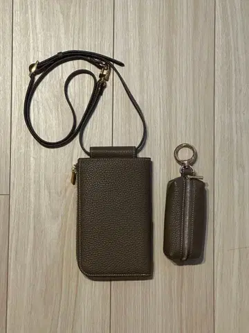 RECLAIRE 브라운 가죽 스마트폰 숄더백