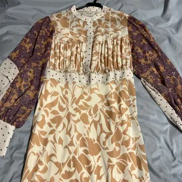 릴리 브라운 꽃무늬 프릴 원피스