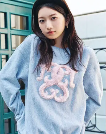 SNIDEL [WEB 한정판/보아 컬렉션] 로고 모티브 맨투맨