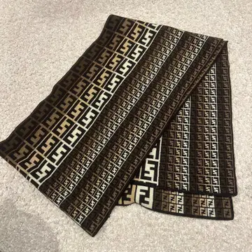 FF 로고 니트 머플러 브라운 계열 약 165cm x 24cm