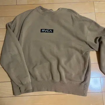 RVCA 베이지 크루넥 맨투맨