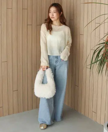 인조 모피 라운드 핸드백 언그리드