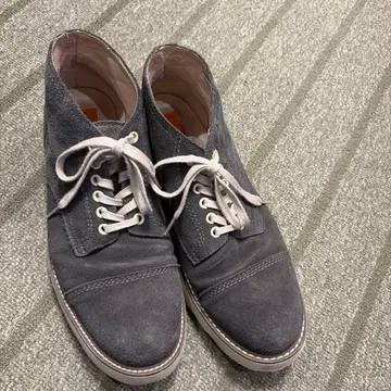그레이 스웨이드 레이스업 슈즈
