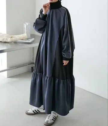 forksy. 하프 지퍼 라인 배색 트랙 저리 원피스