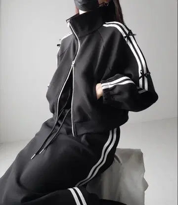 me+em select 사이드 라인 미니 리본 맨투맨 블루종 롱 스커트