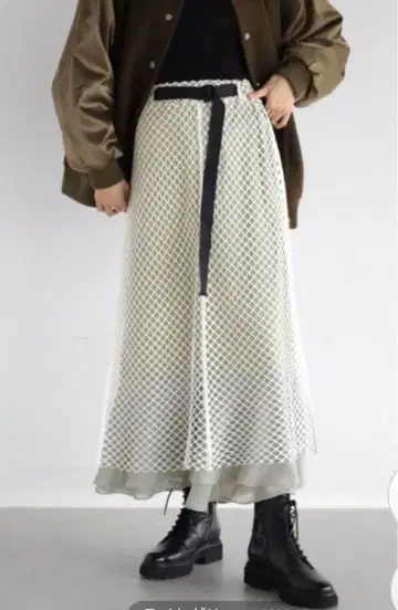 RADIATE 라디에이트 메쉬 소재 플레어 스커트 블랙 벨트 포함