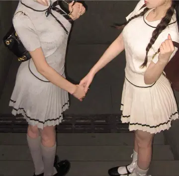 화이트 세일러 카라 니트 셋업 merci latte una 착용