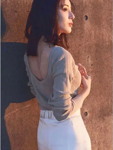 아뉴앙스 랜덤 리브 백 오픈 니트 핑크