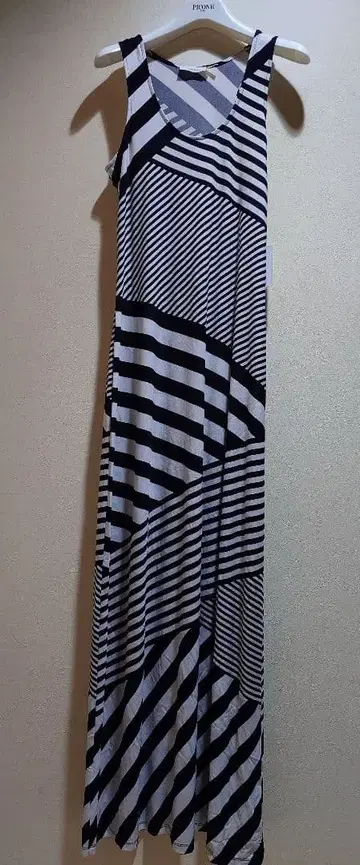 Calvin Klein 스트라이프 슬리브리스 미니 원피스