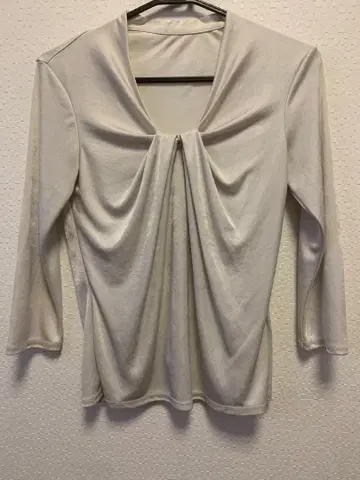 라이트 그레이 드레이프 디자인 오부 소매 상의