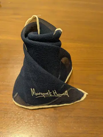 Margaret Howell 네이비 스카프