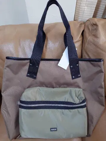 [ 완판템 ] sacai 포켓 토트 백 라지 TAUPE