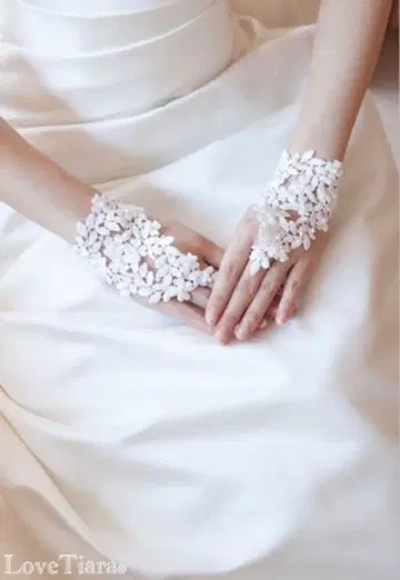 러브 티아라 핑거리스 그로브