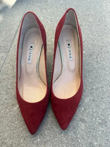DIANA 레드 스웨이드 힐 펌프스 23.5 새상품급