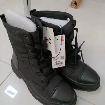 유니클로 C 여성용 블랙 레이스업 부츠 23.5cm