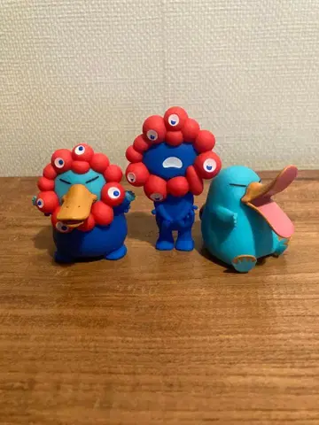 미야쿠미야쿠 캡슐 토이 3개