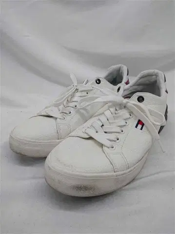 타미힐피거 TMREZZ 화이트 계열 가죽 스니커즈 25.0cm