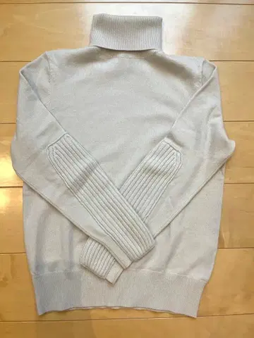 JOSEPH 몽골 캐시미어 터틀넥 스웨터