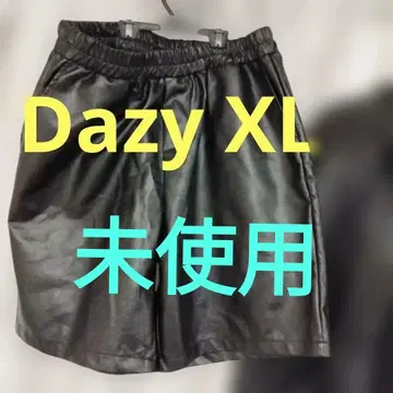 Dazy 블랙 합성 피혁 숏팬츠