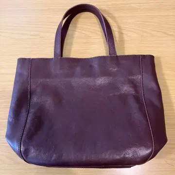 MEGHNA 다크 브라운 가죽 토트백