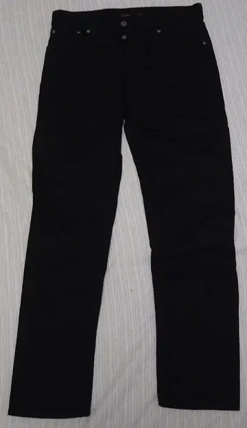 Nudie Jeans Co. 블랙 스트레이트 데님