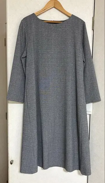 A라인 원피스 무릎 기장 그레이