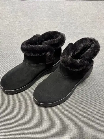 미사용 새상품! 스케쳐스 여성용 숏 어그 부츠 24cm