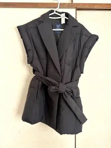 GAP 블랙 다운 베스트 벨트 포함