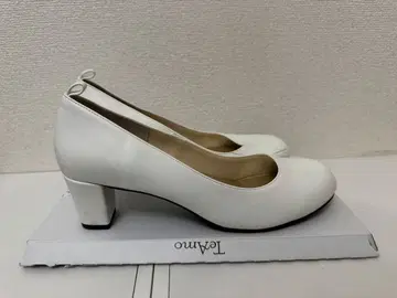 화이트 라운드토 펌프스 미들힐 로우힐