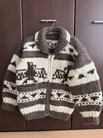 카우친 스웨터 made in CANADA