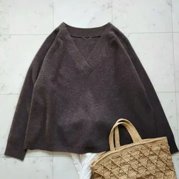 새상품급 두지엠 클라세 캐시미어 혼방 캐시미어 울 V넥 니트 브라운 계열