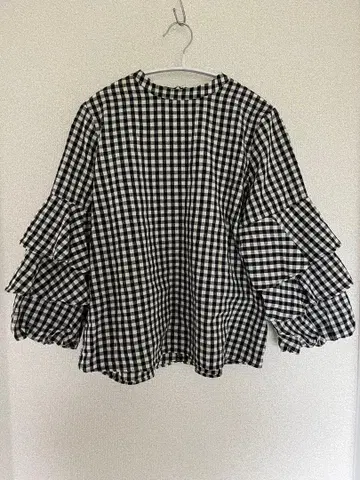 프릴 슬리브 체크 무늬 셔츠