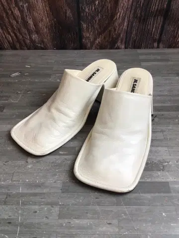 JIL SANDER 질 샌더 스퀘어 가죽 뮬 화이트