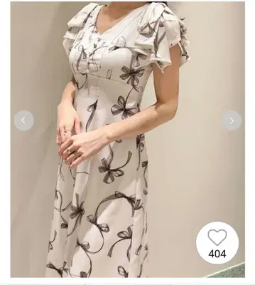 이번 시즌 신상 컨디션 최상 SNIDEL 리본 프린트 원피스