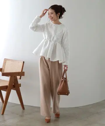 [ 새상품급 ] Meraki 플라워 트위드 페플럼 상의