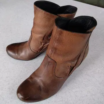 라보키고시 브라운 가죽 숏부츠 힐 7cm