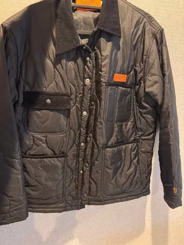 유니버설 오버롤 퀼팅 자켓 M 사이즈 블랙