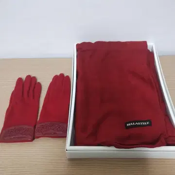 Lancel 빨간색 장갑 꽃무늬 장식 포함, 숄 포함