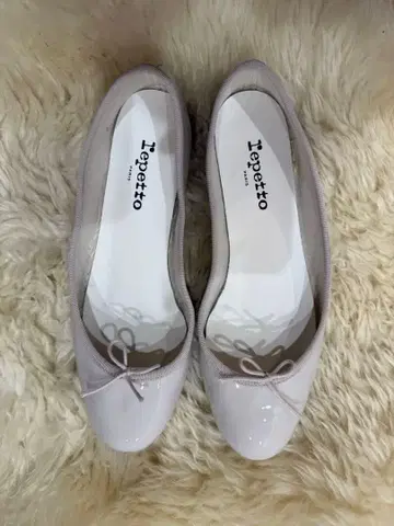 Repetto 화이트 계열 페이턴트 플랫슈즈 사이즈 40 프랑스제