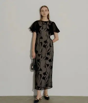 [ LE'RURE ] Circurar 소매 플라워 드레스