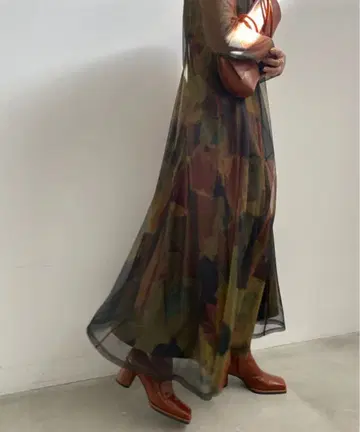 UND GYPSUM ART DRESS